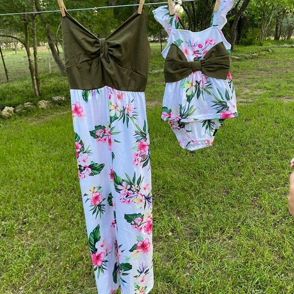 Pat Pat Mom & Baby dress and onsie - Picture 3 of 5